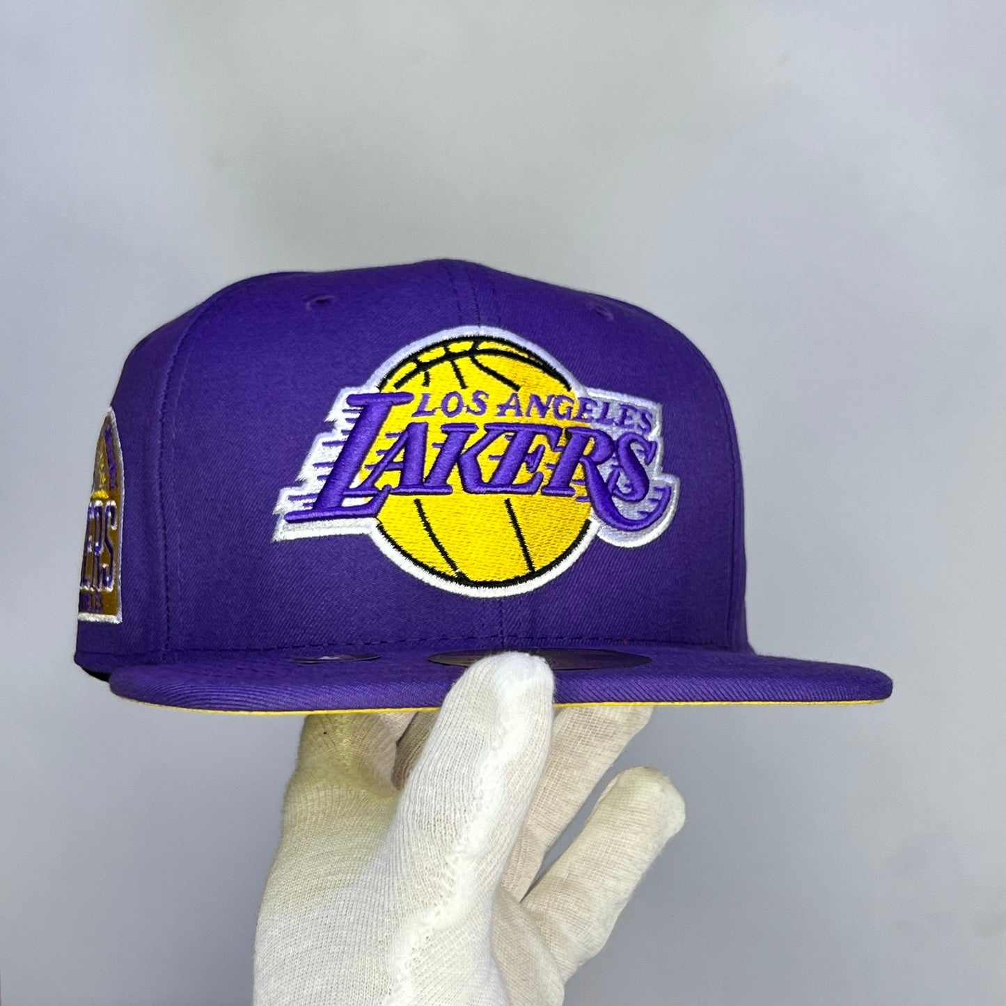 LK04 Gorra 3A Los Angeles Lakers PL Cerrada