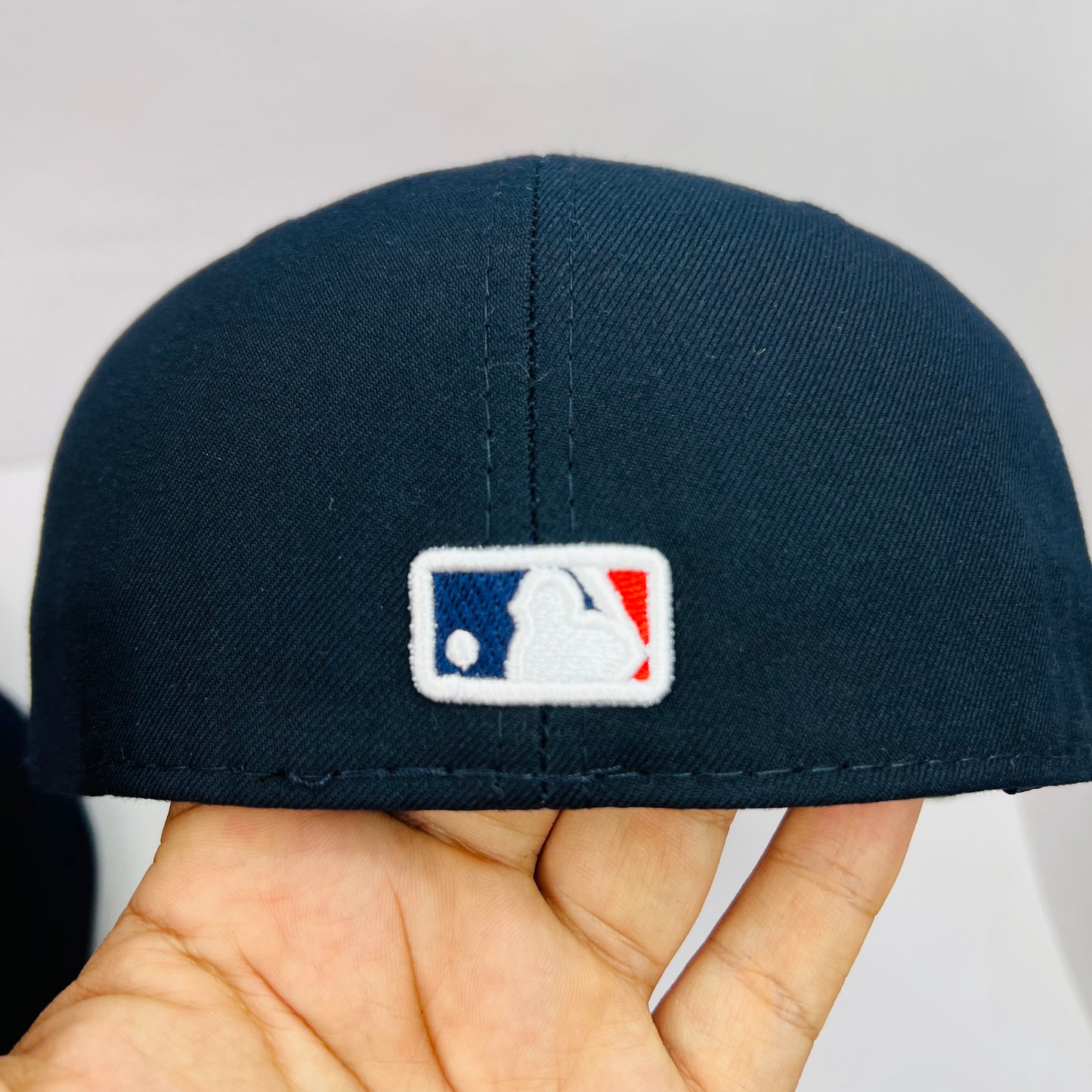 AB01 Gorra 8C Atlanta Braves PL Cerrada