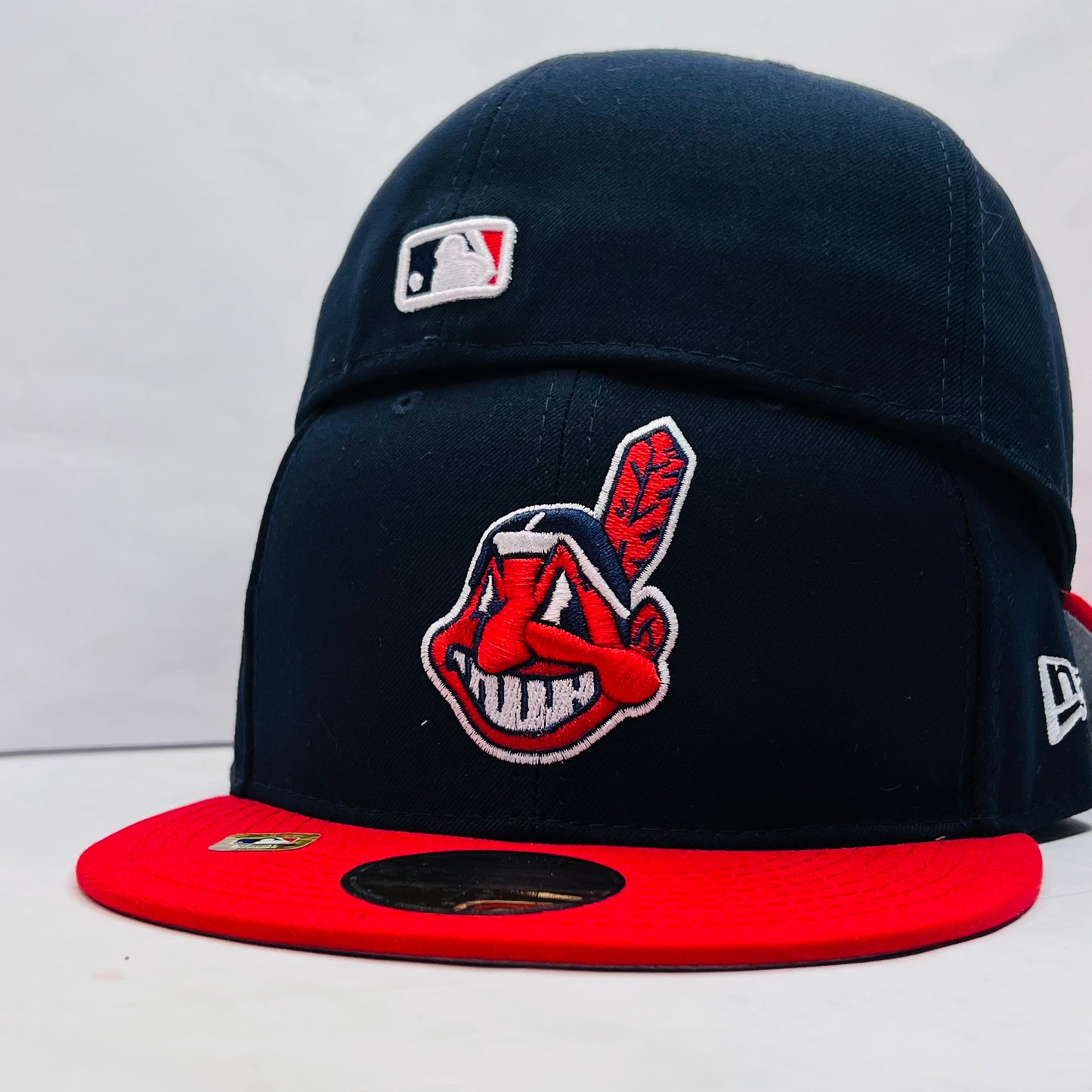 IND01 Gorra 8C Cleveland Indians PL Cerrada