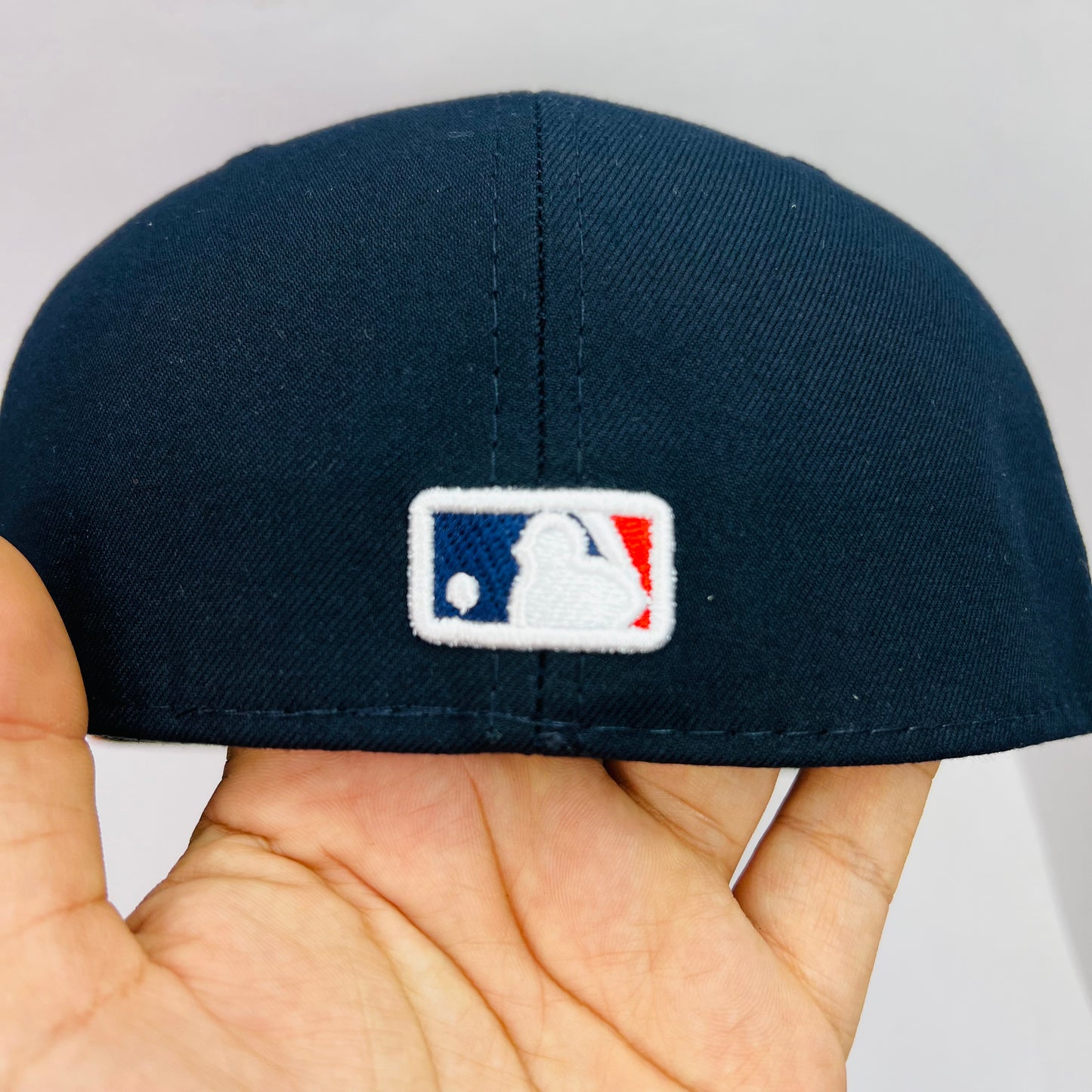 AB02 Gorra 8C Atlanta Braves PL Cerrada