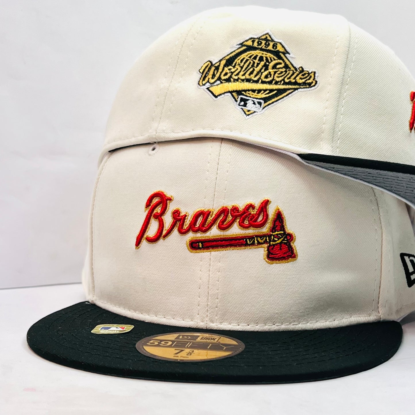 AB04 Gorra 8C Atlanta Braves PL Cerrada