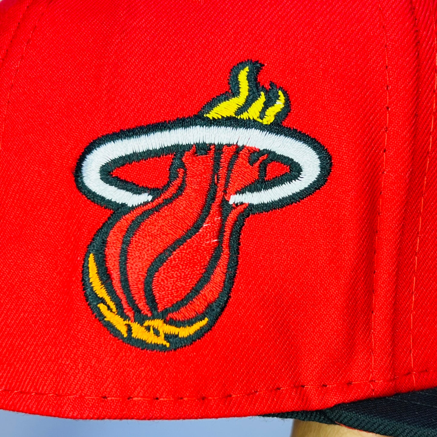 MH01 Gorra 4C Miami Heat PL Cerrada